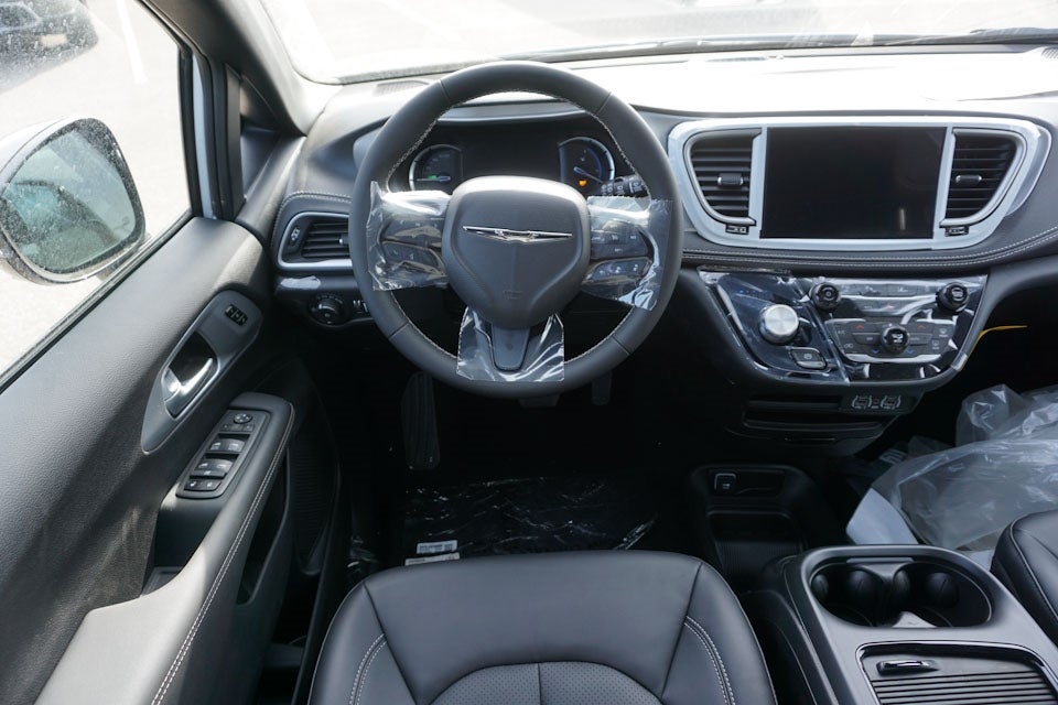 2024 Chrysler Pacifica Hybrid Select S Appearance